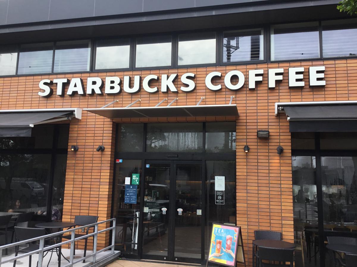 マーケットピア 周辺施設の口コミ 写真 動画 洋服の青山 沖縄北谷店