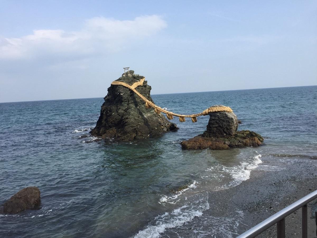 夫婦岩