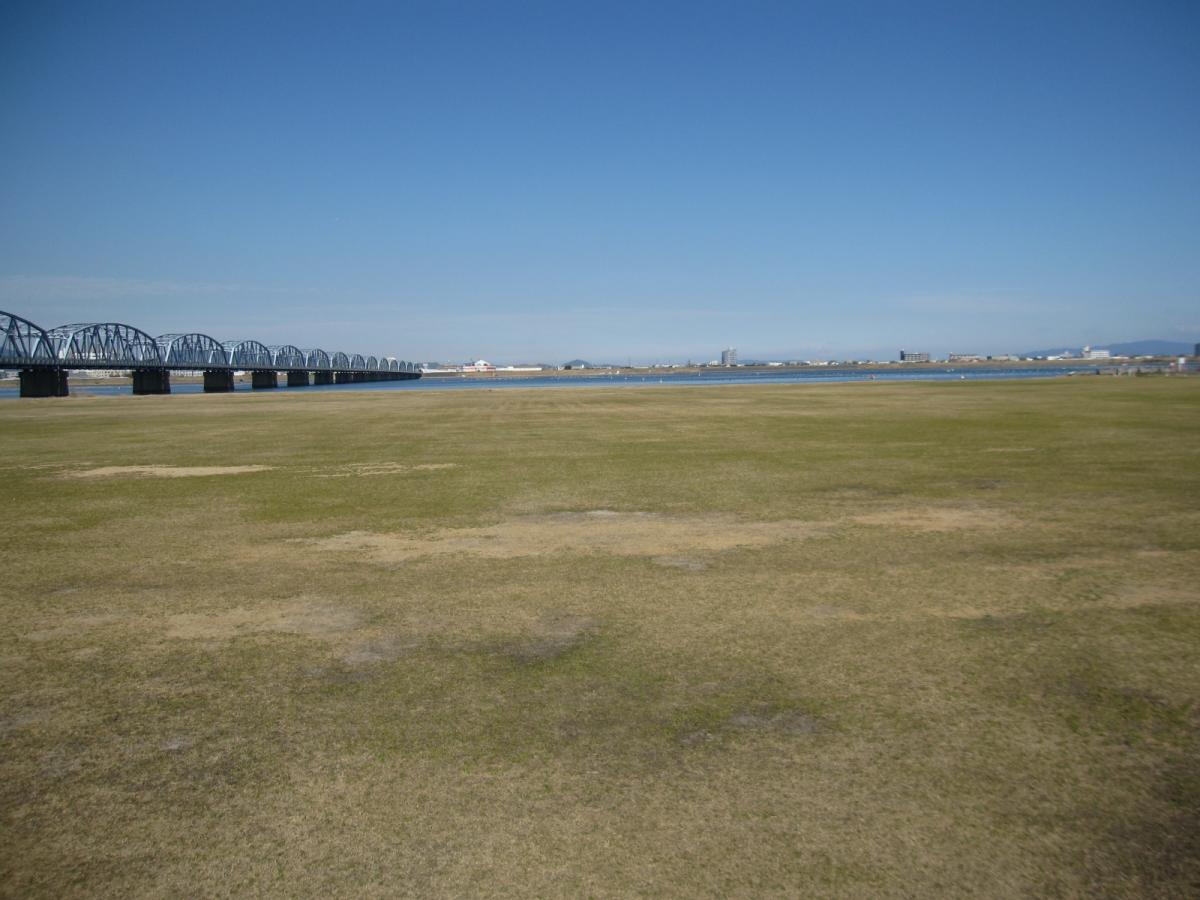 パブリネット 吉野川河川敷緑地