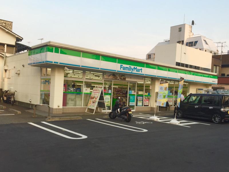 マーケットピア ファミリーマート 北野駅前通り店 八王子市北野町