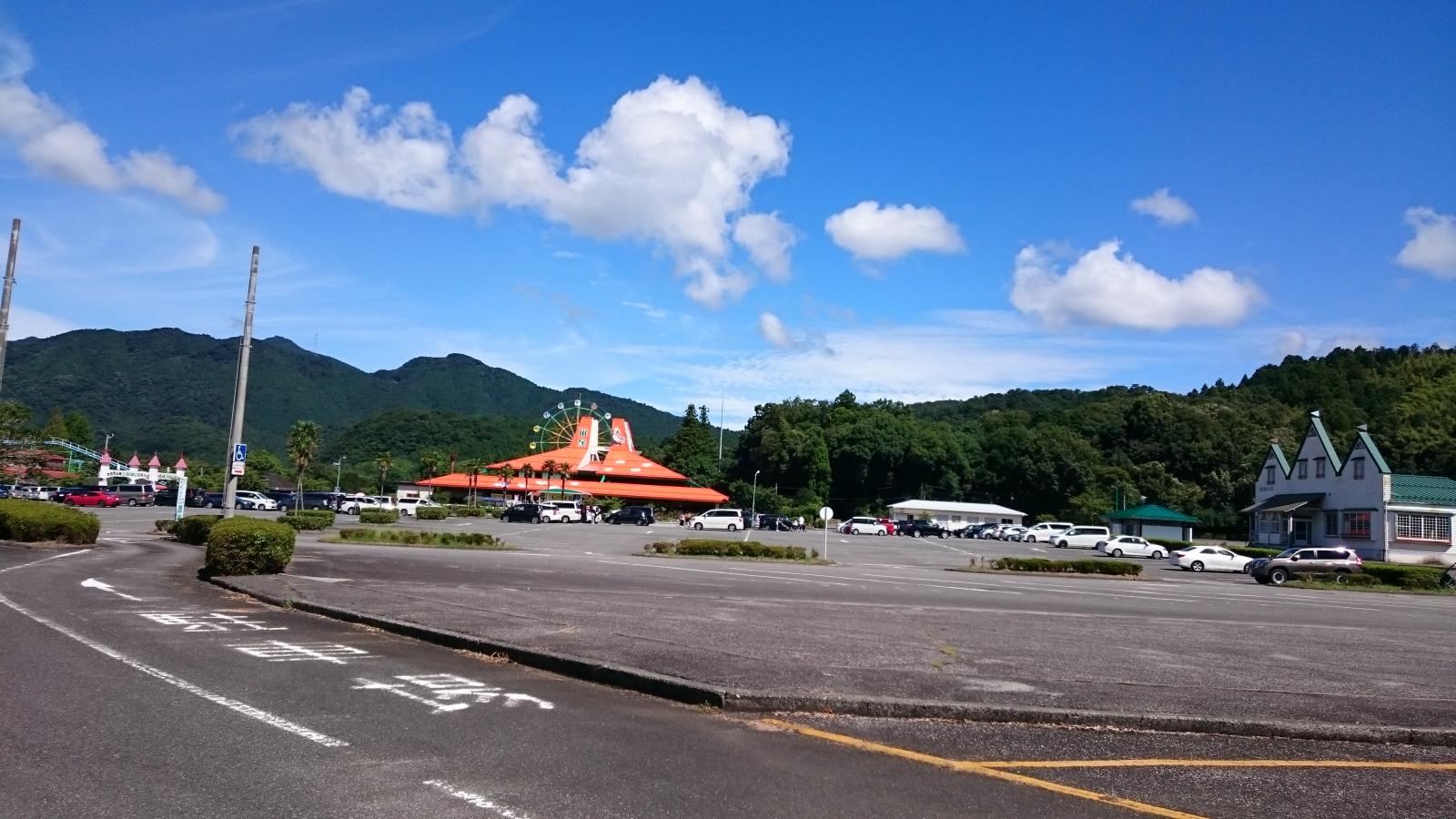 秋吉台自然動物公園サファリランド