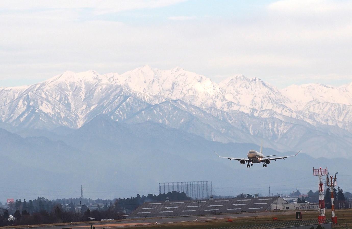 【旅探 たびたん】写真：松本空港（信州まつもと空港）